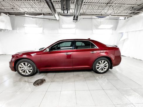 Used 2018 Chrysler 300 Limited w/ Safetytec Plus Group image 3