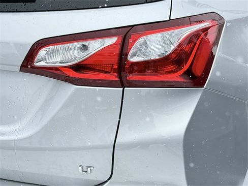 Used 2020 Chevrolet Equinox LT image 29