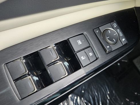 Certified 2025 Lexus ES 350 w/ Premium Package image 29