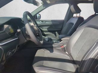 New 2025 Jeep Grand Cherokee Altitude video 3