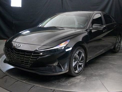 Used 2023 Hyundai Elantra Limited image 6