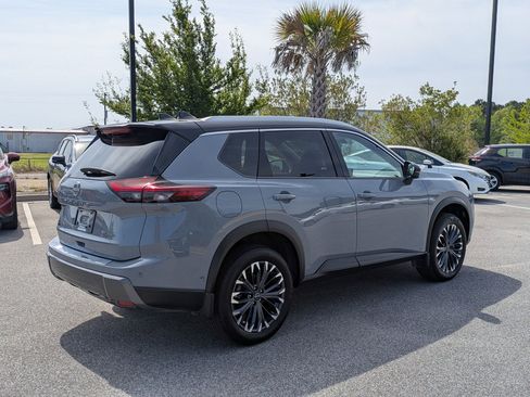 Certified 2025 Nissan Rogue SL w/ Tech Package AWD/4WD image 4