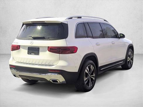 New 2026 Mercedes-Benz GLB 250 image 2