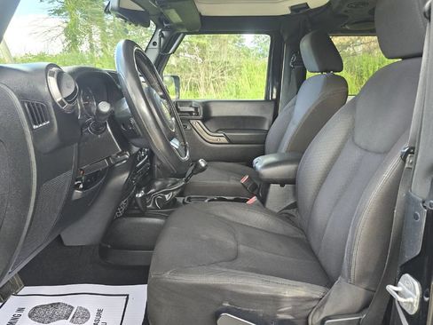 Used 2013 Jeep Wrangler Sport AWD/4WD image 13