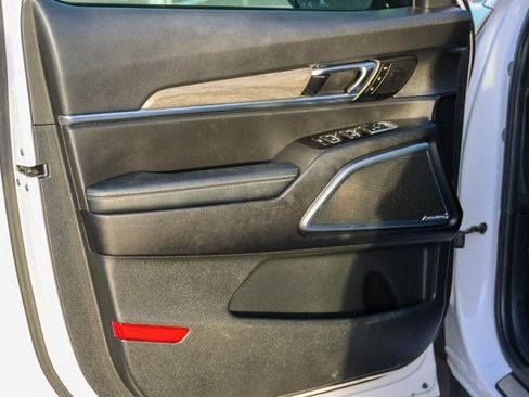 Used 2022 Kia Telluride SX w/ SX Prestige Package image 11