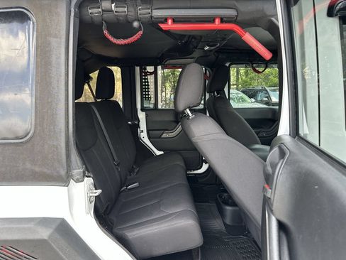 Used 2017 Jeep Wrangler Unlimited Sport w/ Quick Order Package 23S AWD/4WD image 24