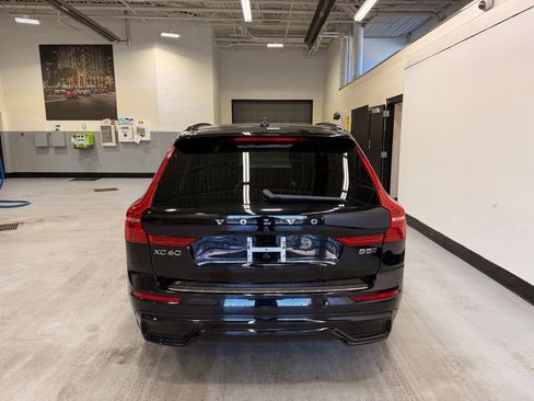 Used 2023 Volvo XC60 B5 Plus w/ Protection Package Premier image 4