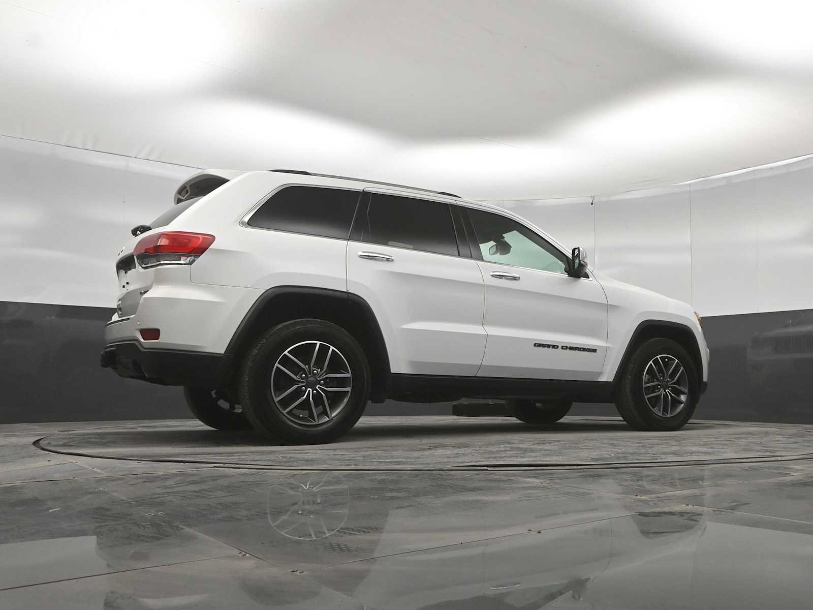 Used 2019 Jeep Grand Cherokee Limited w/ Trailer Tow Group IV AWD/4WD image 39