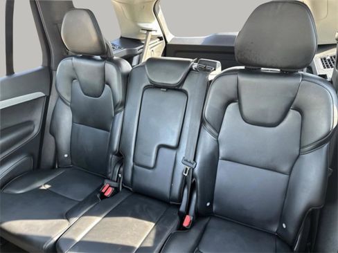 Used 2023 Volvo XC90 B5 Core image 11