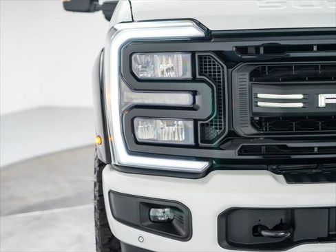 New 2026 Ford F250 Lariat w/ Black Appearance Package AWD/4WD image 9