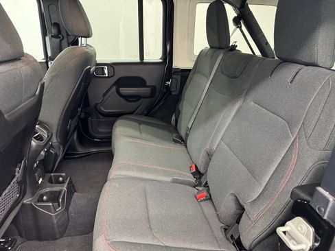Used 2024 Jeep Wrangler Unlimited Rubicon AWD/4WD image 10