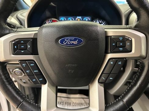 Used 2018 Ford F150 Lariat w/ Equipment Group 502A Luxury AWD/4WD image 11
