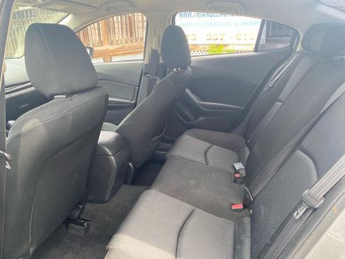 Used 2016 MAZDA MAZDA3 i Sport FWD image 11