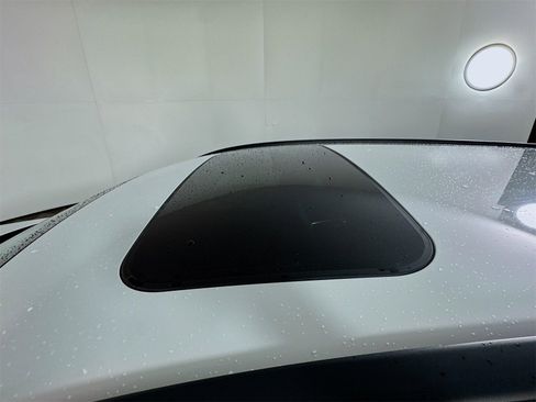 Used 2018 Volvo V60 T5 Dynamic w/ Vision Package image 19