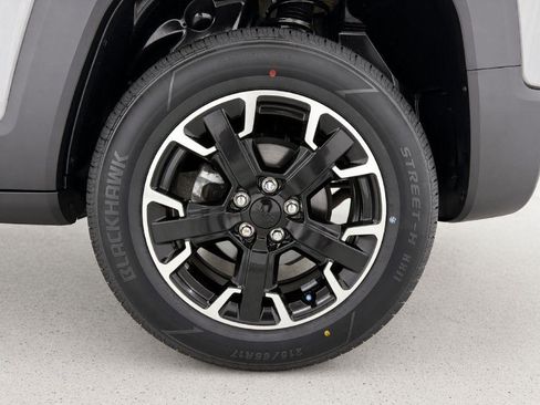 Used 2023 Jeep Renegade Latitude AWD/4WD image 27