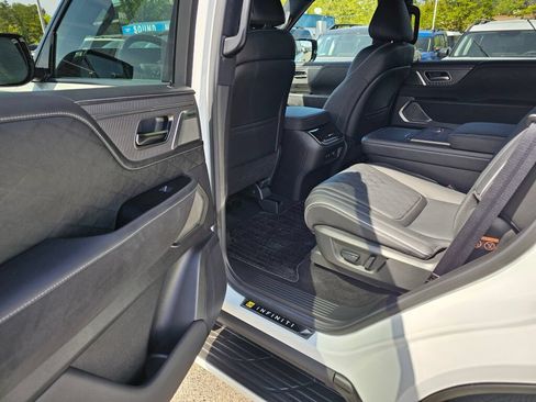 Used 2025 INFINITI QX80 Autograph AWD/4WD image 17