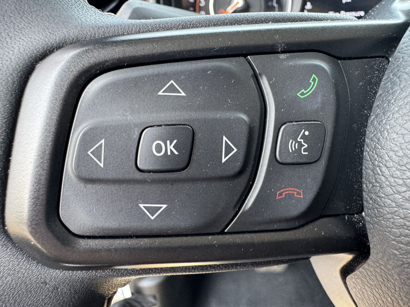 Certified 2025 Jeep Gladiator Mojave w/ Convenience Group AWD/4WD image 30