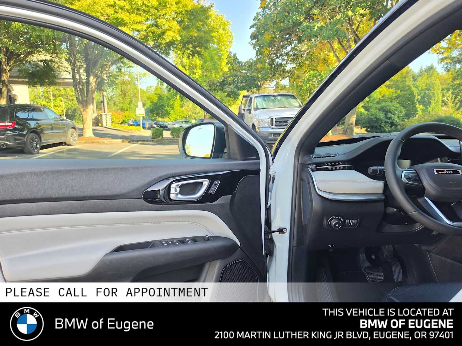 Used 2025 Jeep Compass Limited w/ Elite Group AWD/4WD image 23