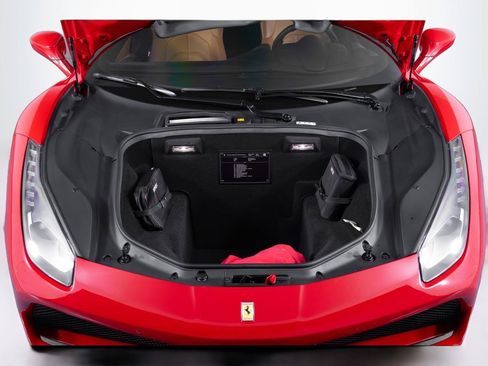 Used 2017 Ferrari 488 GTB RWD image 29