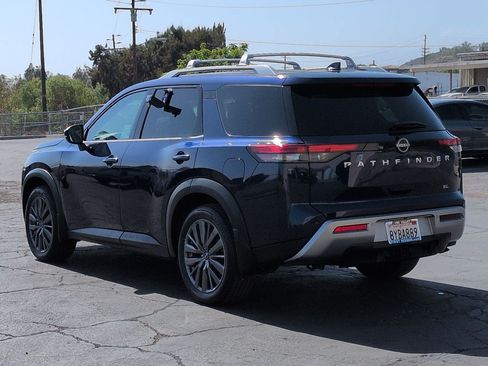 Certified 2022 Nissan Pathfinder SL w/ SL Premium Package FWD image 8