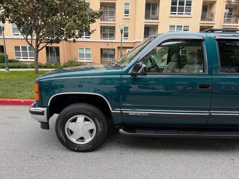 Used 1997 GMC Yukon 4WD 4-Door w/ Marketing Opt Pkg 5 image 27
