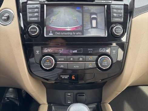 Used 2016 Nissan Rogue SL image 10