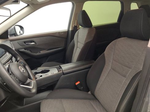 Used 2023 Nissan Rogue SV image 17