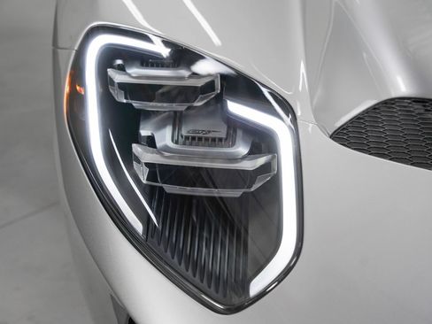 Used 2019 Ford GT RWD image 14
