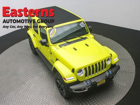Used 2023 Jeep Wrangler Unlimited Sahara w/ Cold Weather Group image 3