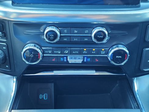 Used 2022 Ford F150 Lariat image 27