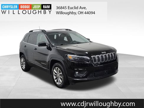 Used 2022 Jeep Cherokee Latitude Lux w/ Mopar Interior Package AWD/4WD image 3