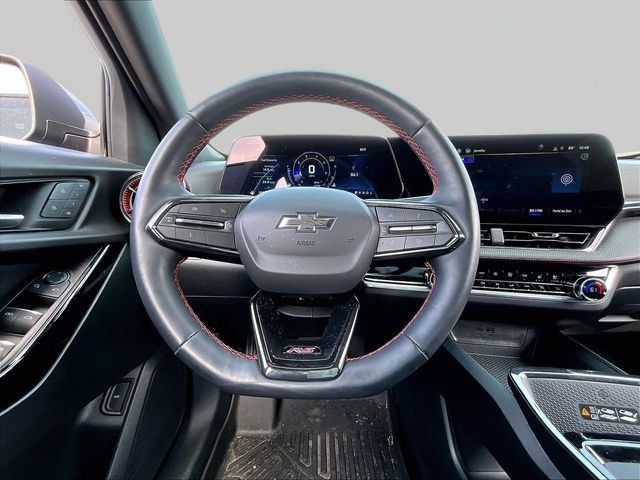 Used 2025 Chevrolet Equinox RS w/ Safety and Technology Package FWD image 17