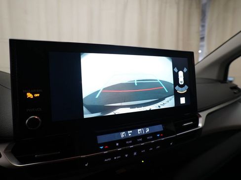 Used 2025 Toyota Sienna XLE FWD image 20