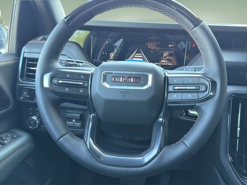 Used 2026 GMC Yukon XL AT4 w/ Premium Trailering Package AWD/4WD image 9