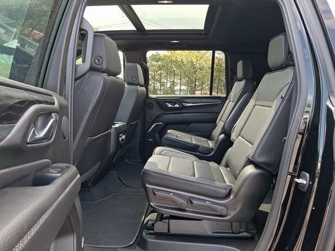 Used 2021 GMC Yukon XL Denali w/ Denali Premium Package AWD/4WD image 10