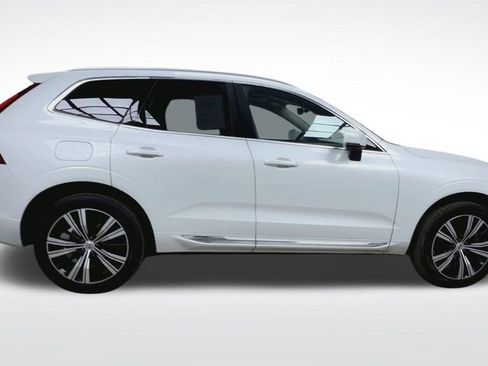 Used 2023 Volvo XC60 B5 Ultimate w/ Climate Package image 9