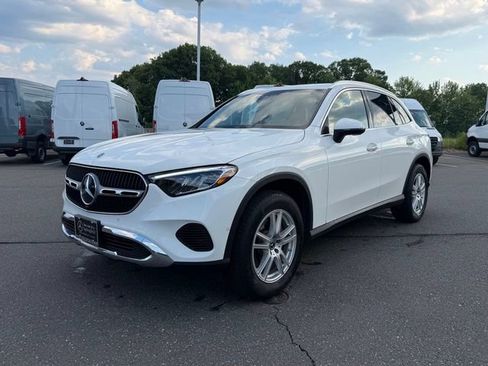 Used 2026 Mercedes-Benz GLC 300 4MATIC image 3