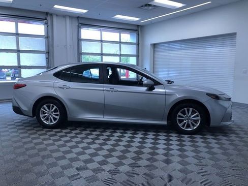 Used 2026 Toyota Camry LE FWD image 35