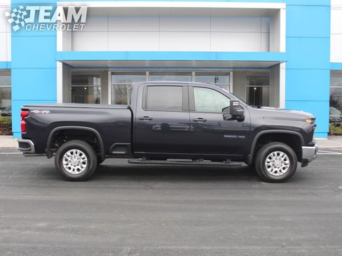 Certified 2024 Chevrolet Silverado 3500 LT w/ Convenience Package image 3