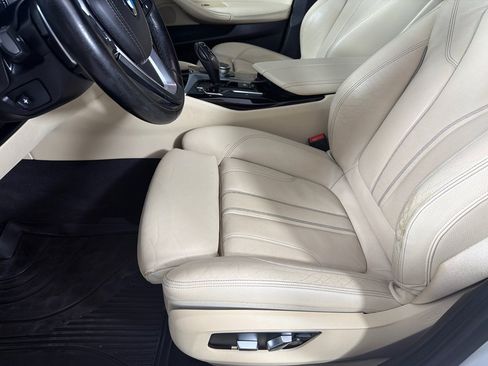 Used 2018 BMW 530i w/ Premium Package RWD image 12