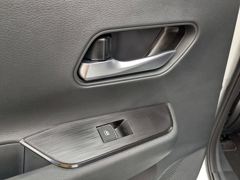 New 2026 Nissan Kicks SR w/ Cold Weather Package FWD image 23