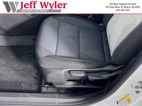 New 2026 Chevrolet Trax RS w/ Sunroof Package FWD image 4