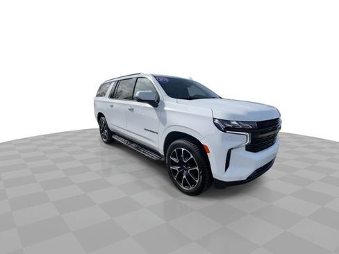 Used 2023 Chevrolet Suburban RST w/ Sport Performance Package AWD/4WD image 4