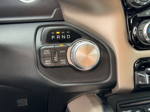 Used 2019 RAM 1500 Laramie image 29