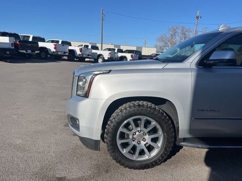 Used 2019 GMC Yukon XL Denali image 5