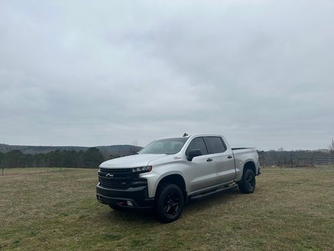 Used 2020 Chevrolet Silverado 1500 LT Trail Boss image 8