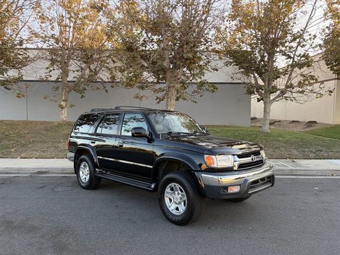 Used 2002 Toyota 4Runner SR5 w/ Leather Trim Pkg AWD/4WD image 12
