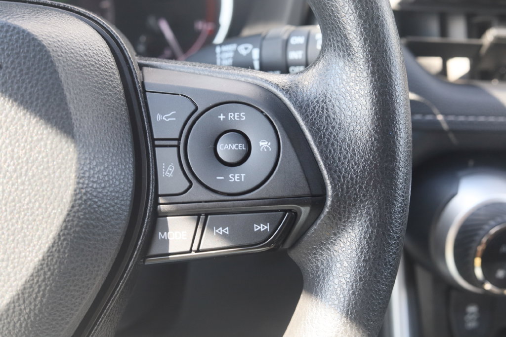 Used 2023 Toyota RAV4 XLE AWD/4WD image 9