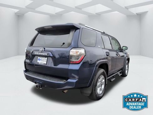 Used 2022 Toyota 4Runner SR5 Premium w/ Moonroof Package AWD/4WD image 5