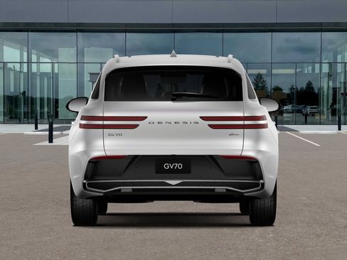 Certified 2026 Genesis GV70 2.5T Select AWD/4WD image 9